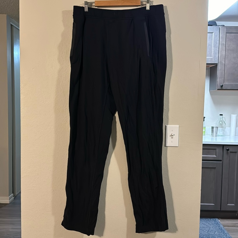 Lululemon sweat pants. Black, XXL